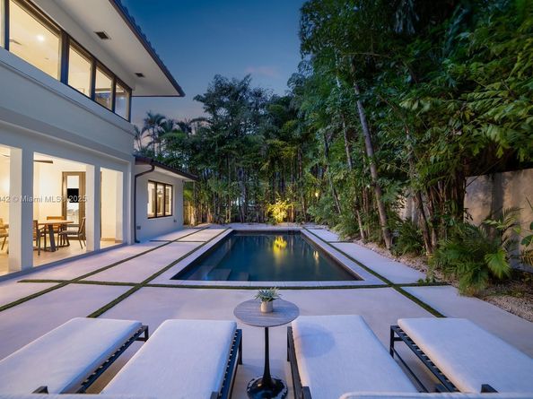 5735 N Bay Rd, Miami Beach FL 33140