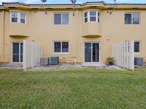 985 NE 33rd Ter 102, Homestead FL 33033