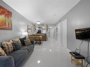 985 NE 33rd Ter 102, Homestead FL 33033