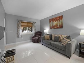 985 NE 33rd Ter 102, Homestead FL 33033