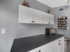 985 NE 33rd Ter 102, Homestead FL 33033