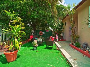 10471 SW 174th Ter, Miami FL 33157