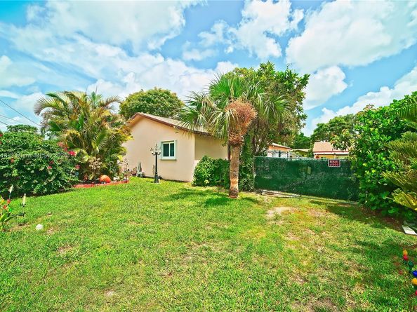 10471 SW 174th Ter, Miami FL 33157