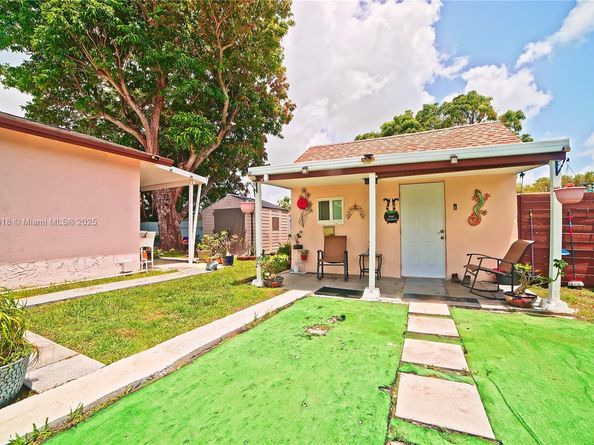 10471 SW 174th Ter, Miami FL 33157