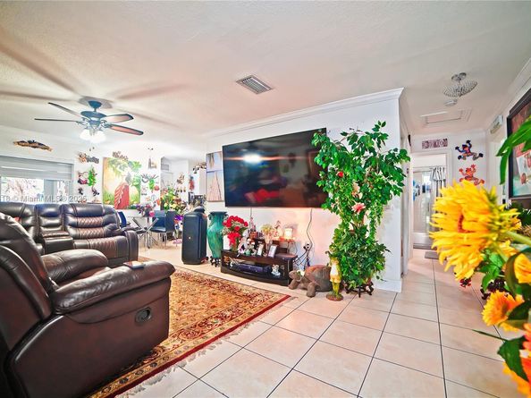 10471 SW 174th Ter, Miami FL 33157