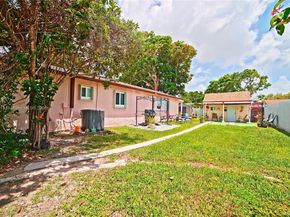 10471 SW 174th Ter, Miami FL 33157