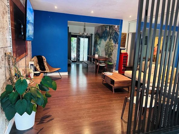 4371 SW 14th St, Miami FL 33134