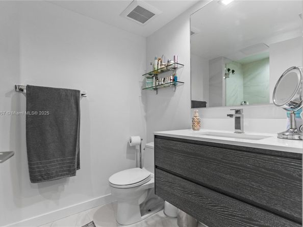 5660 Collins Ave 2A, Miami Beach FL 33140