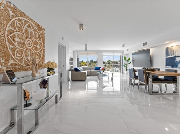 5660 Collins Ave 2A, Miami Beach FL 33140