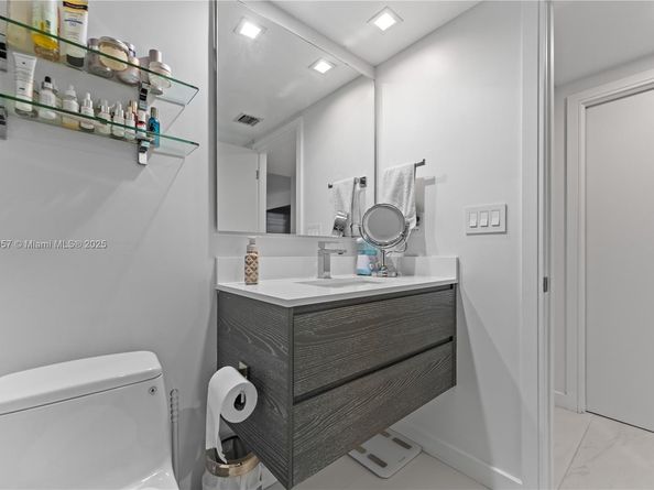 5660 Collins Ave 2A, Miami Beach FL 33140