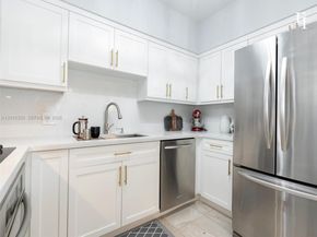 322 Madeira Ave 405, Coral Gables FL 33134