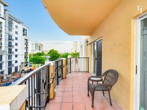 322 Madeira Ave 405, Coral Gables FL 33134