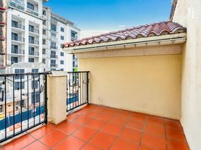 322 Madeira Ave 405, Coral Gables FL 33134