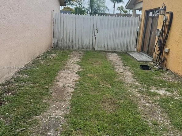 16255 SW 303rd St, Homestead FL 33033