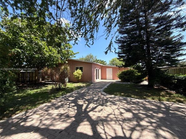 7331 Cleveland St, Hollywood FL 33024