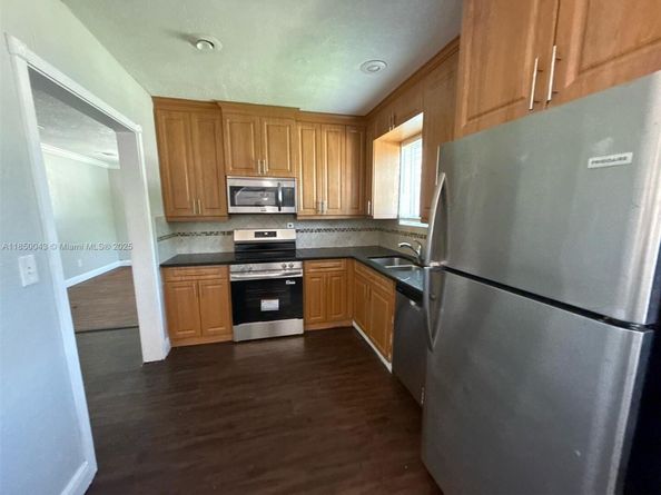 7331 Cleveland St, Hollywood FL 33024