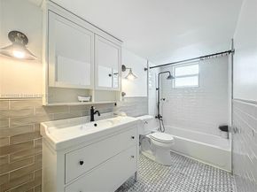 7133 Bay Dr 705, Miami Beach FL 33141