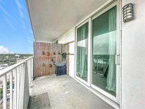 7133 Bay Dr 705, Miami Beach FL 33141