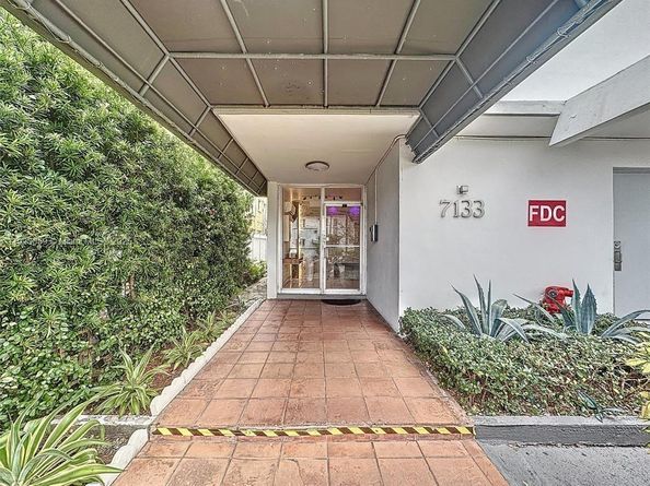 7133 Bay Dr 705, Miami Beach FL 33141