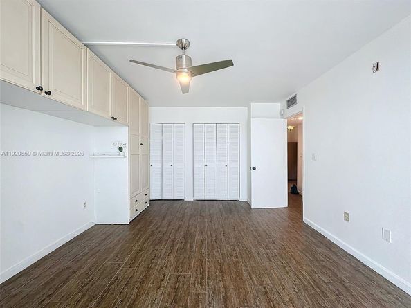 7133 Bay Dr 705, Miami Beach FL 33141