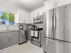 8559 SW 214th Ln, Cutler Bay FL 33189