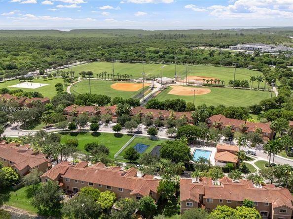 8559 SW 214th Ln, Cutler Bay FL 33189