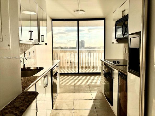 1000 W Island Blvd 712, Aventura FL 33160