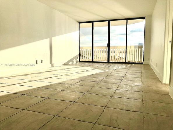 1000 W Island Blvd 712, Aventura FL 33160