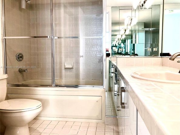 1000 W Island Blvd 712, Aventura FL 33160