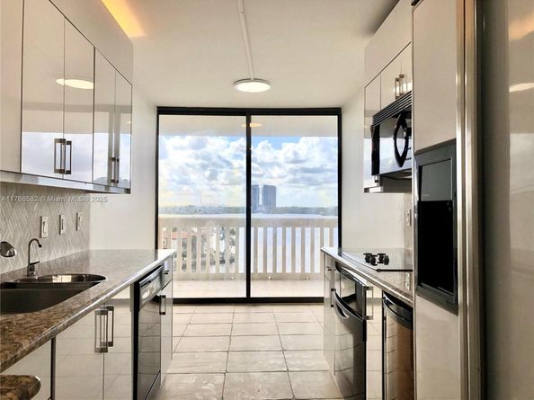 1000 W Island Blvd 712, Aventura FL 33160