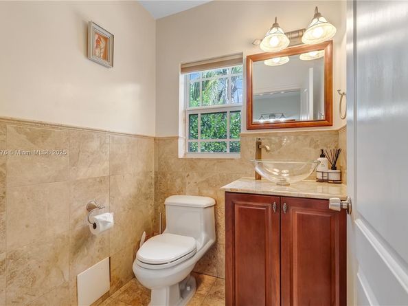 5130 SW 99th Ave, Miami FL 33165