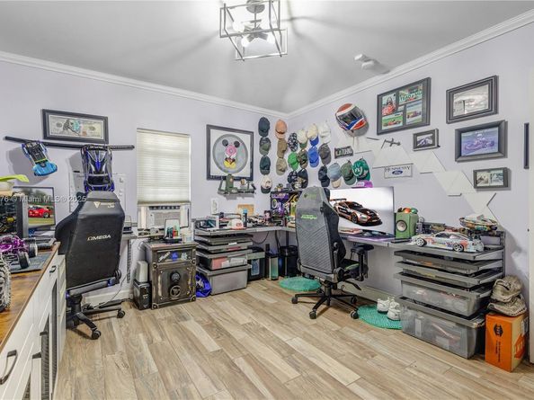 5130 SW 99th Ave, Miami FL 33165