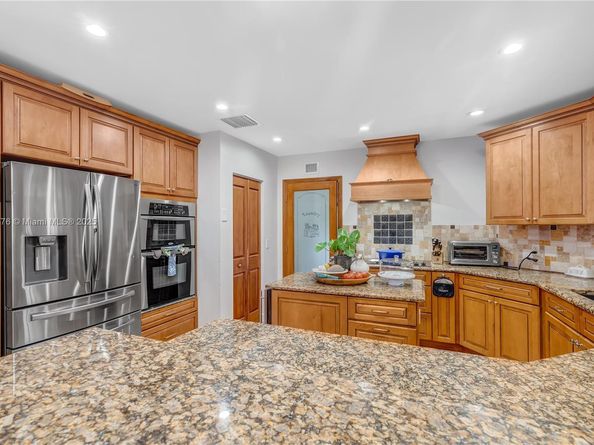 5130 SW 99th Ave, Miami FL 33165