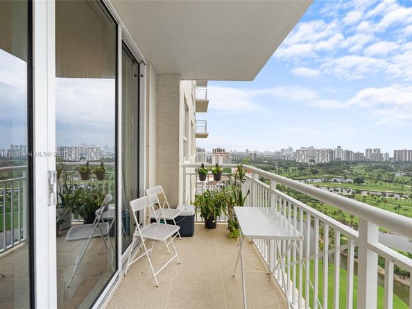 19501 W Country Club Dr 2415, Aventura FL 33180