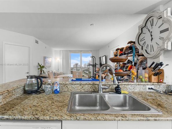 19501 W Country Club Dr 2415, Aventura FL 33180