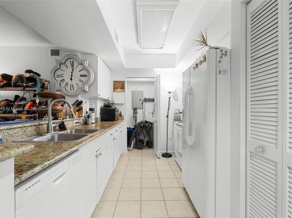 19501 W Country Club Dr 2415, Aventura FL 33180