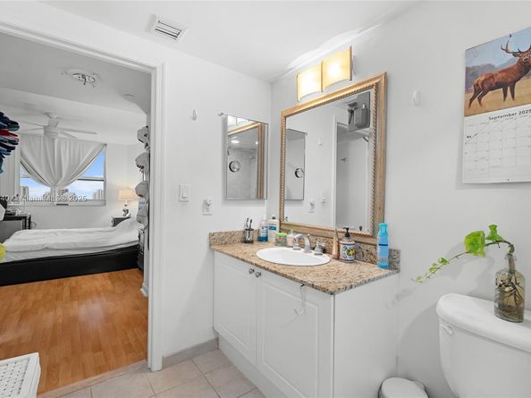 19501 W Country Club Dr 2415, Aventura FL 33180