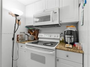 19501 W Country Club Dr 2415, Aventura FL 33180