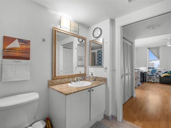 19501 W Country Club Dr 2415, Aventura FL 33180