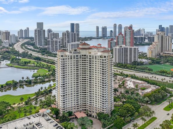 19501 W Country Club Dr 2415, Aventura FL 33180