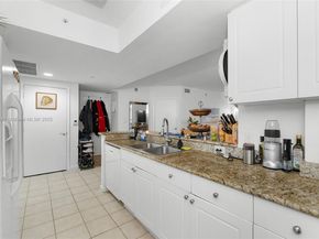 19501 W Country Club Dr 2415, Aventura FL 33180