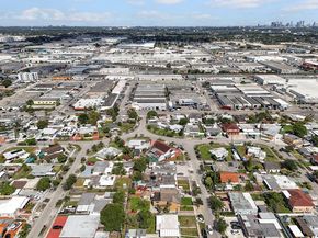 911 E 14th Pl, Hialeah FL 33010
