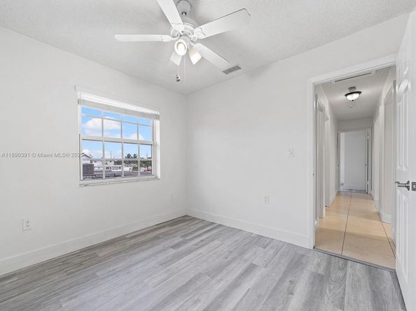 911 E 14th Pl, Hialeah FL 33010