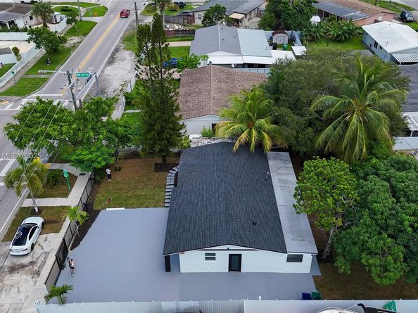 4932 NW 173rd Dr, Miami Gardens FL 33055