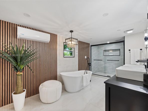 4932 NW 173rd Dr, Miami Gardens FL 33055