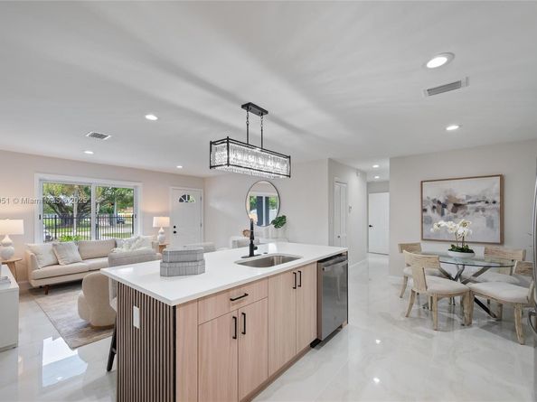 4932 NW 173rd Dr, Miami Gardens FL 33055