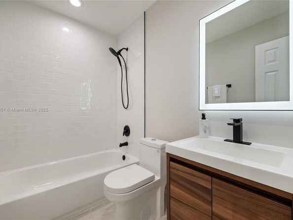 4932 NW 173rd Dr, Miami Gardens FL 33055