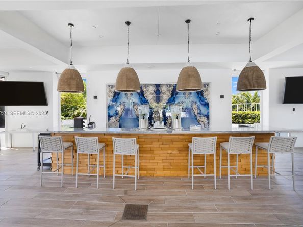 2600 Island Blvd 301, Aventura FL 33160