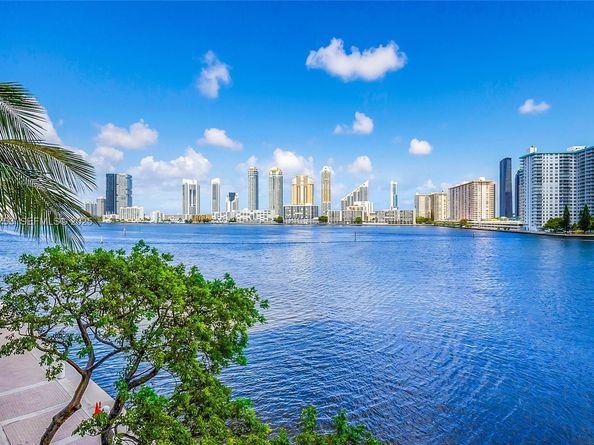 2600 Island Blvd 301, Aventura FL 33160