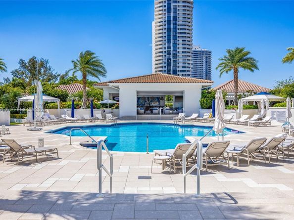 2600 Island Blvd 301, Aventura FL 33160